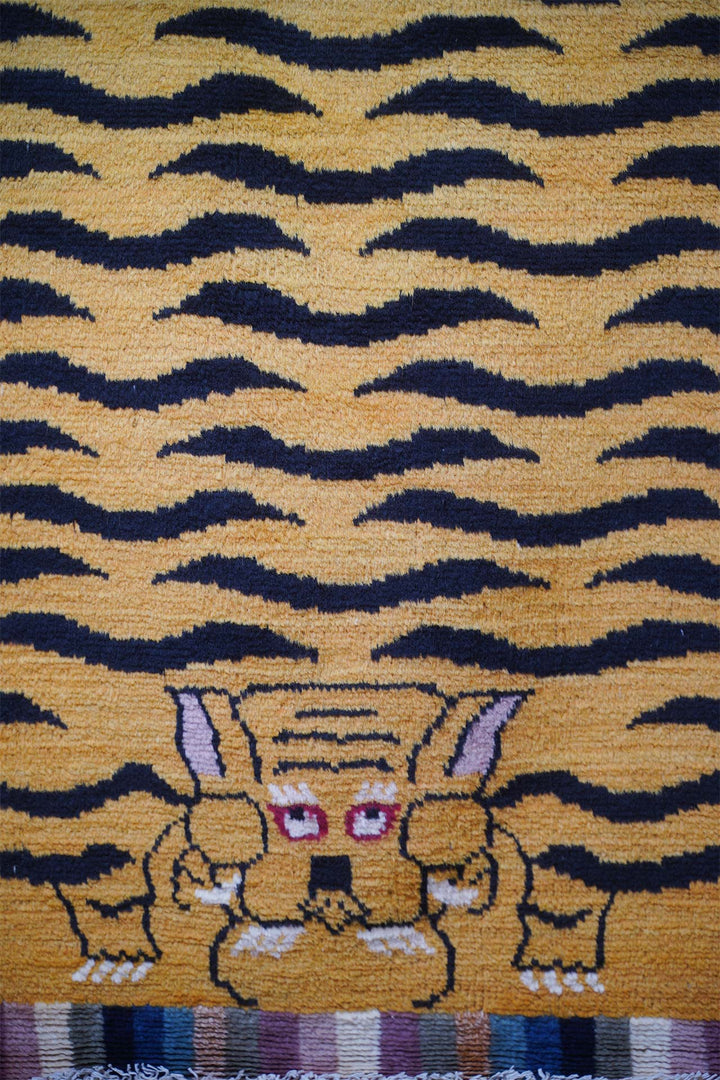 Chinese Ningxia Rug | Golden Tiger Pelt Twin Heads | Detail View
