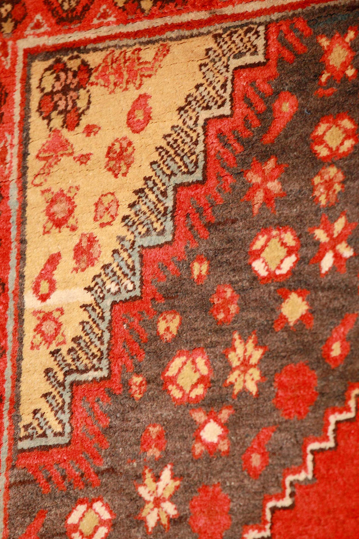 Hand-Knotted Tibetan Khaden Rug | Diamond Medallion Field | Detail View