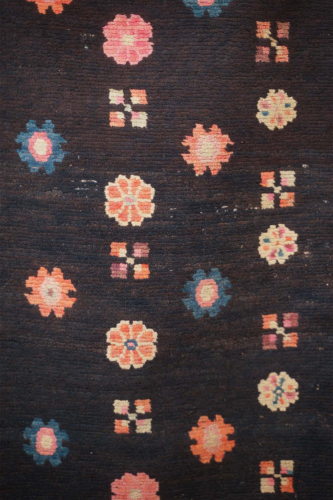 Hand-Knotted Tibetan Khaden Rug | Rosette Column Field | Detail View